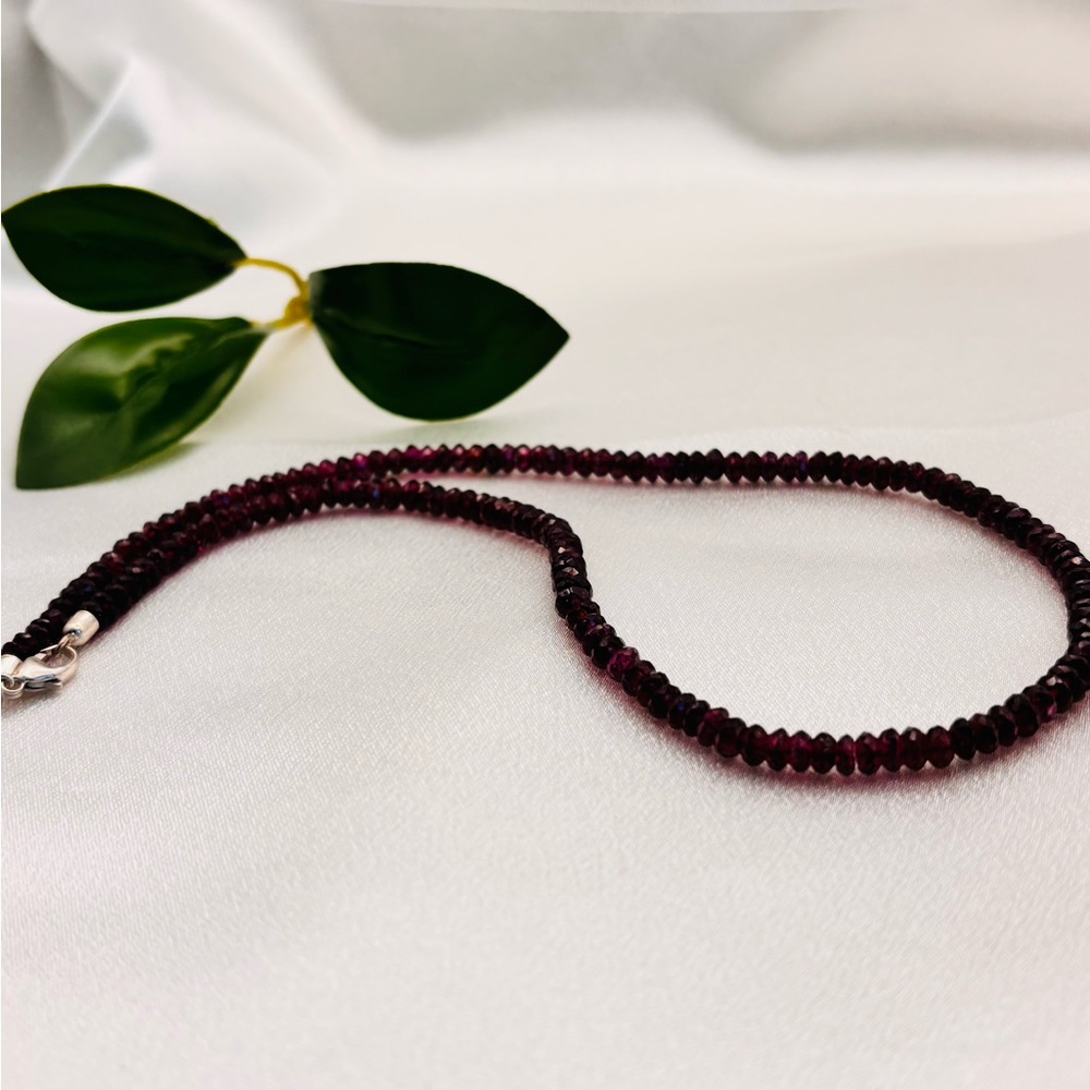 Natural Red Garnet Faceted Gemstone Beaded Necklace 17“